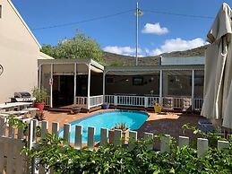 Housemartin Guest Lodge