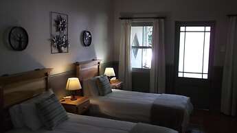 Housemartin Guest Lodge