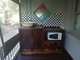 Housemartin Guest Lodge