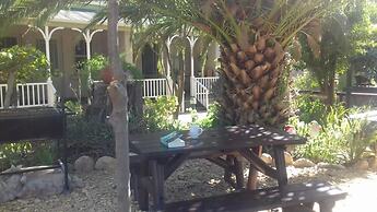 Housemartin Guest Lodge