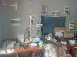 Housemartin Guest Lodge