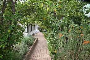 Housemartin Guest Lodge