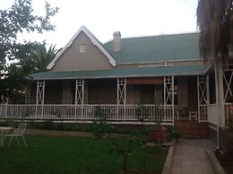 Housemartin Guest Lodge