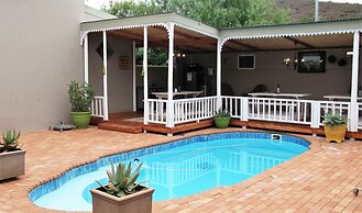 Housemartin Guest Lodge