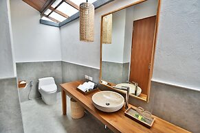 The Nine Thipthara Klongson Resort