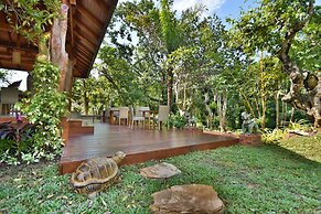 The Nine Thipthara Klongson Resort