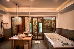 The Nine Thipthara Klongson Resort