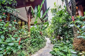 The Nine Thipthara Klongson Resort