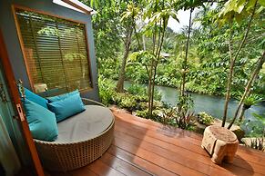 The Nine Thipthara Klongson Resort