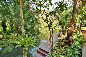 The Nine Thipthara Klongson Resort