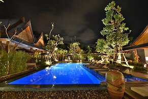 The Nine Thipthara Klongson Resort