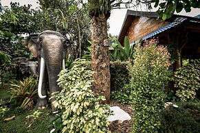 The Nine Thipthara Klongson Resort