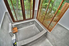 The Nine Thipthara Klongson Resort