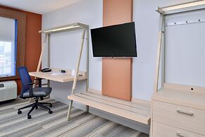 Holiday Inn Express & Suites Southgate - Detroit Area by IHG