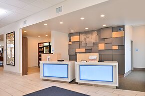 Holiday Inn Express & Suites Southgate - Detroit Area by IHG