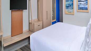 Holiday Inn Express & Suites Southgate - Detroit Area by IHG