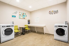 Holiday Inn Express & Suites Rapid City - Rushmore South by IHG