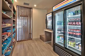 Holiday Inn Express & Suites Roswell by IHG