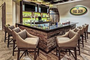 Black Fox Lodge Pigeon Forge, Tapestry Collection by Hilton