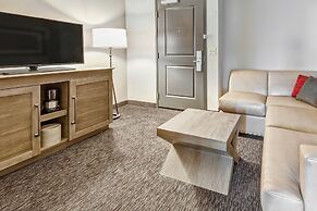 Black Fox Lodge Pigeon Forge, Tapestry Collection by Hilton