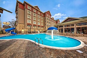 Black Fox Lodge Pigeon Forge, Tapestry Collection by Hilton