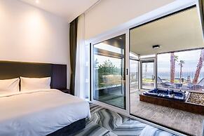 Augila Hotel Jeju Oceano Suites