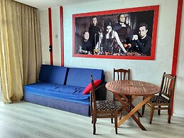 Rock Hotel First Line