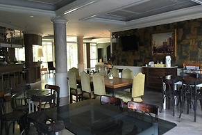 Garden Paradise Hotel & Serviced Apartment