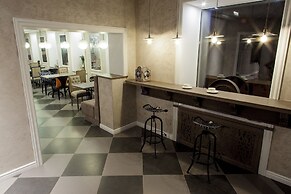 Mikhail Strogov Hotel