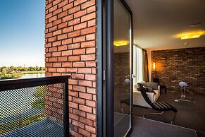 Hotel Dolphin