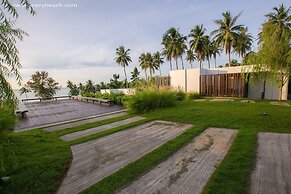 SEAnery Beach Resort