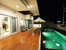 Jira Pool Villa