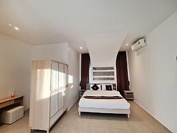 Jira Pool Villa