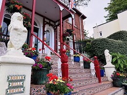 The Robin Hill Hotel