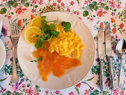 The Robin Hill Hotel