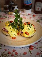 The Robin Hill Hotel