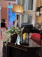 The Robin Hill Hotel