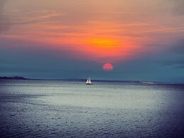 The Robin Hill Hotel