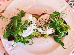 The Robin Hill Hotel