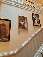 The Robin Hill Hotel