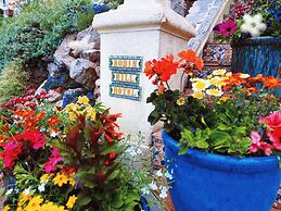 The Robin Hill Hotel