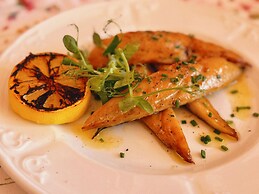 The Robin Hill Hotel