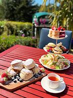 The Robin Hill Hotel