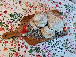 The Robin Hill Hotel