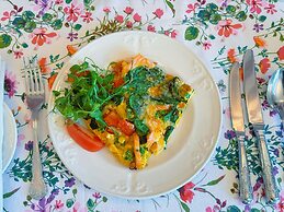 The Robin Hill Hotel