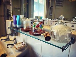 The Robin Hill Hotel