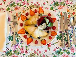 The Robin Hill Hotel