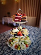 The Robin Hill Hotel