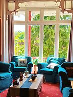 The Robin Hill Hotel