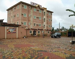 Keviz Hotel